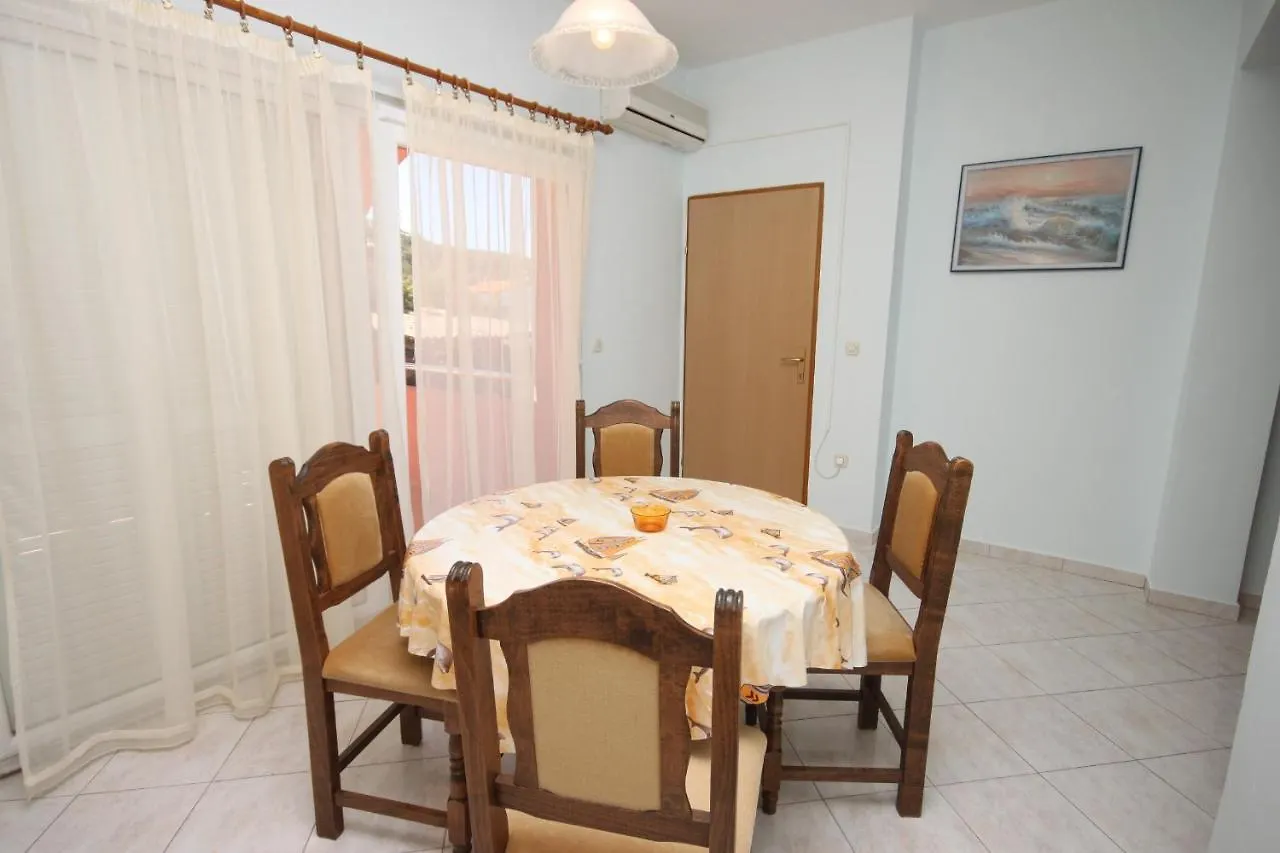 Apartments With A Parking Space Tkon, Pasman - 6216  Tkon